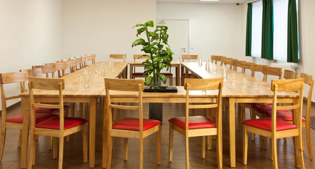 Winrooms "Hotel&Appartement" Wiener Neustadt Luaran gambar