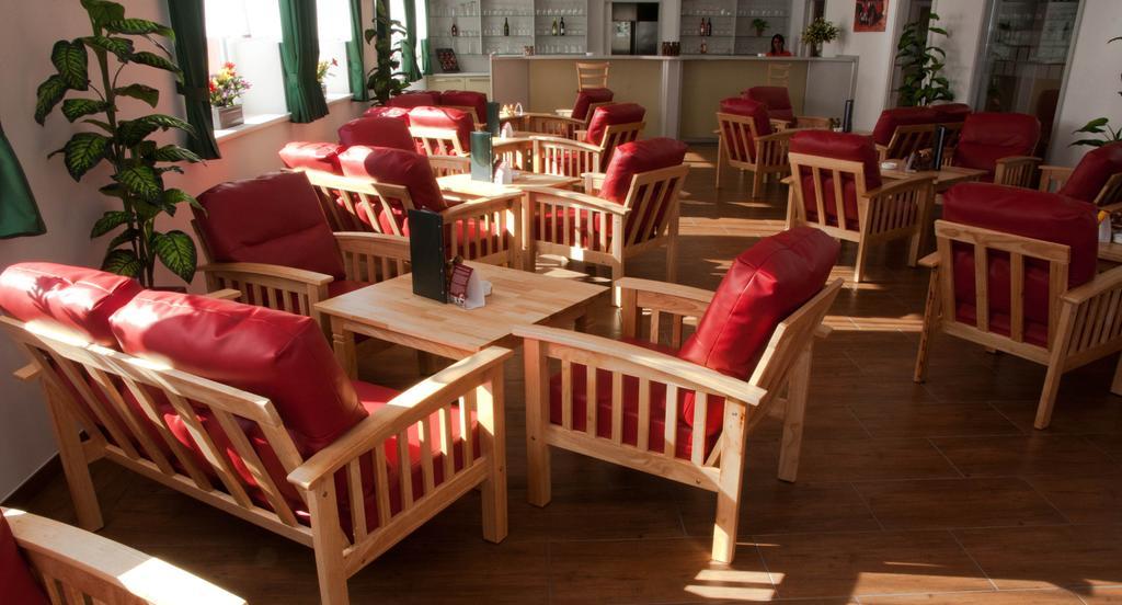 Winrooms "Hotel&Appartement" Wiener Neustadt Luaran gambar