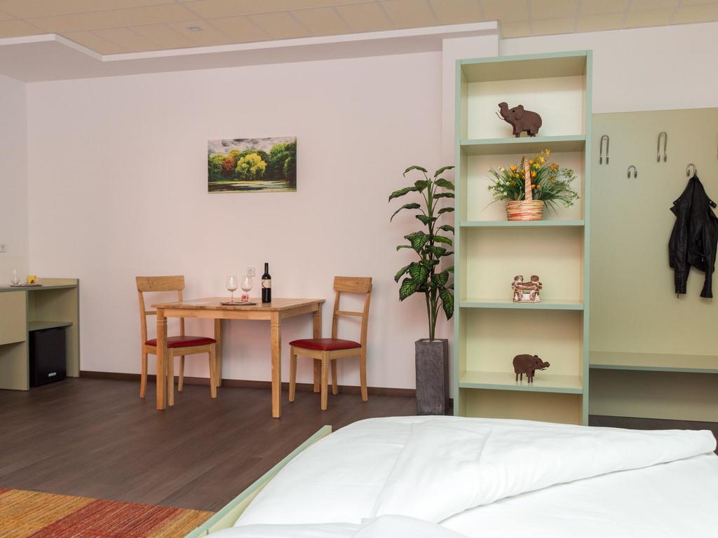 Winrooms "Hotel&Appartement" Wiener Neustadt Luaran gambar