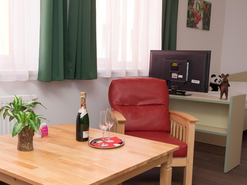 Winrooms "Hotel&Appartement" Wiener Neustadt Luaran gambar