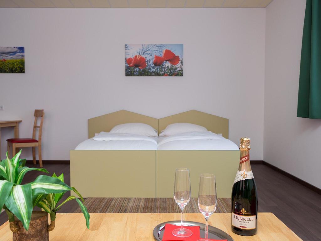 Winrooms "Hotel&Appartement" Wiener Neustadt Luaran gambar