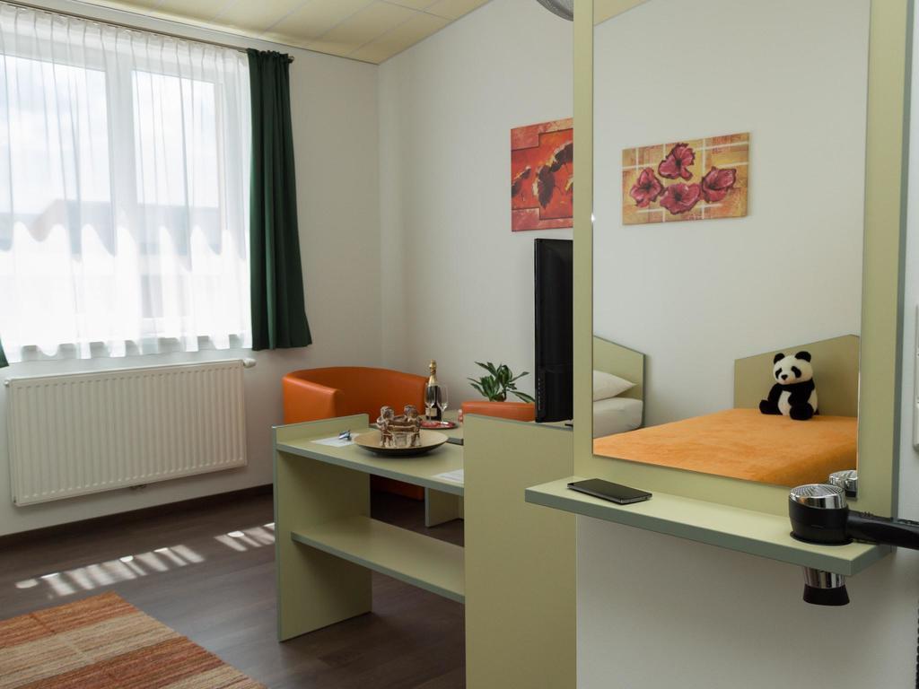 Winrooms "Hotel&Appartement" Wiener Neustadt Luaran gambar