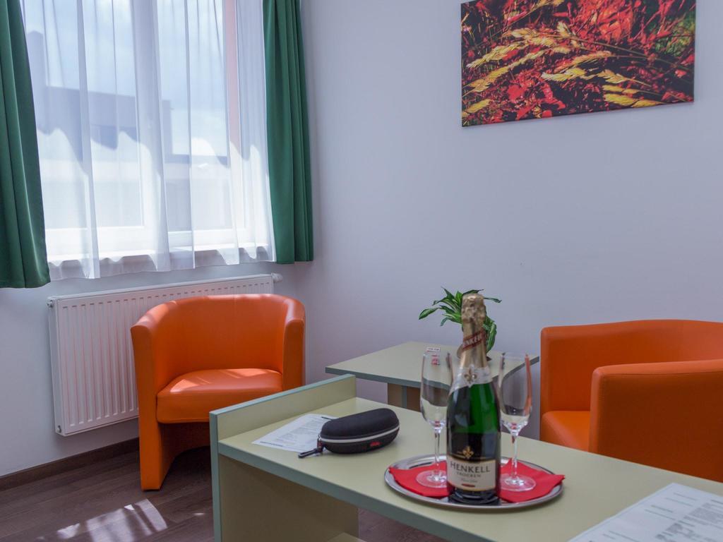 Winrooms "Hotel&Appartement" Wiener Neustadt Luaran gambar