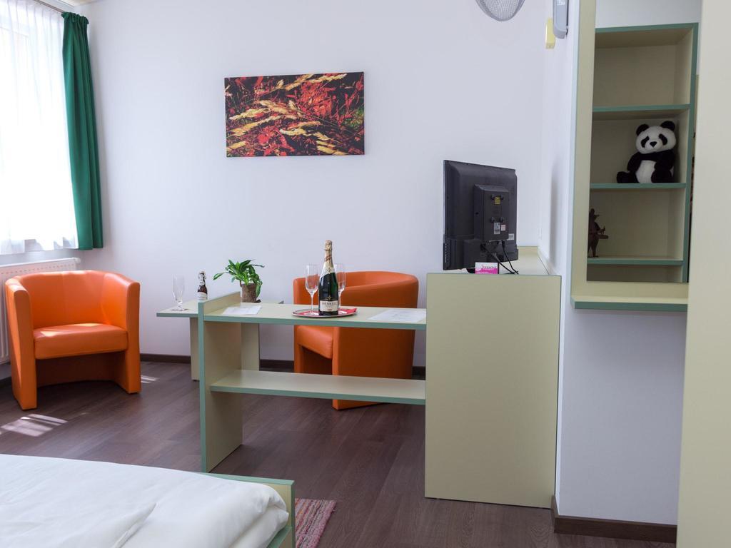 Winrooms "Hotel&Appartement" Wiener Neustadt Luaran gambar