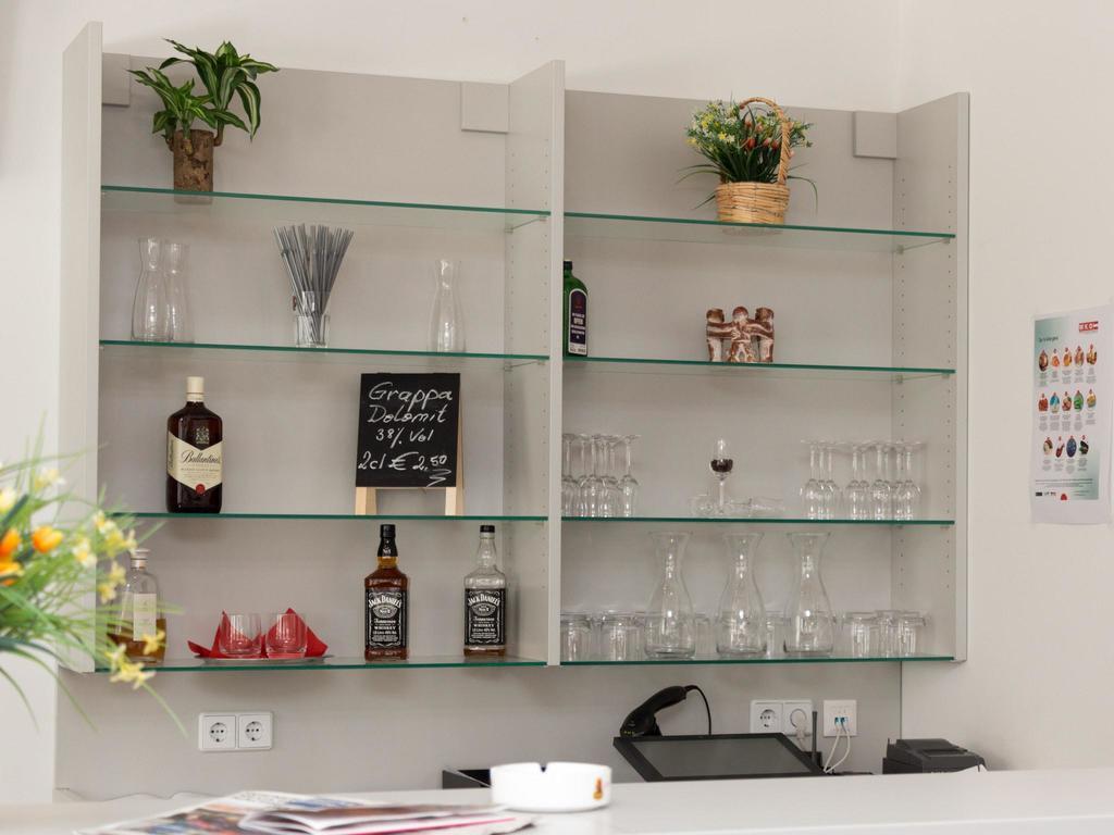 Winrooms "Hotel&Appartement" Wiener Neustadt Luaran gambar