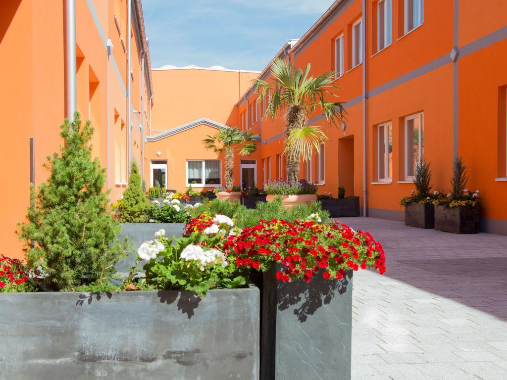 Winrooms "Hotel&Appartement" Wiener Neustadt Luaran gambar