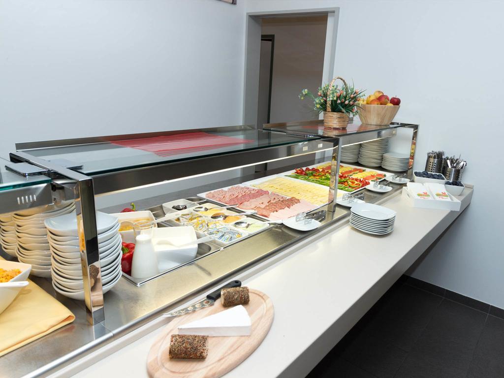 Winrooms "Hotel&Appartement" Wiener Neustadt Luaran gambar